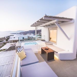Elegant Suite Outdoor Hot Tub